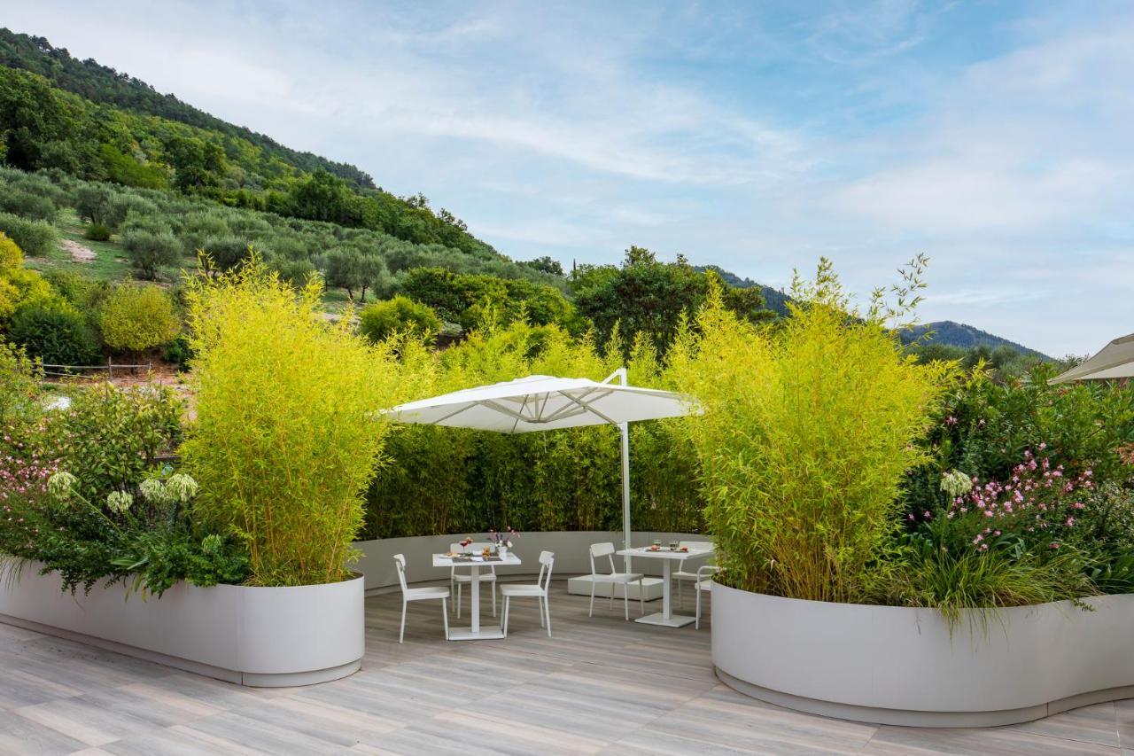 Park Hotel Ai Cappuccini Gubbio Bagian luar foto