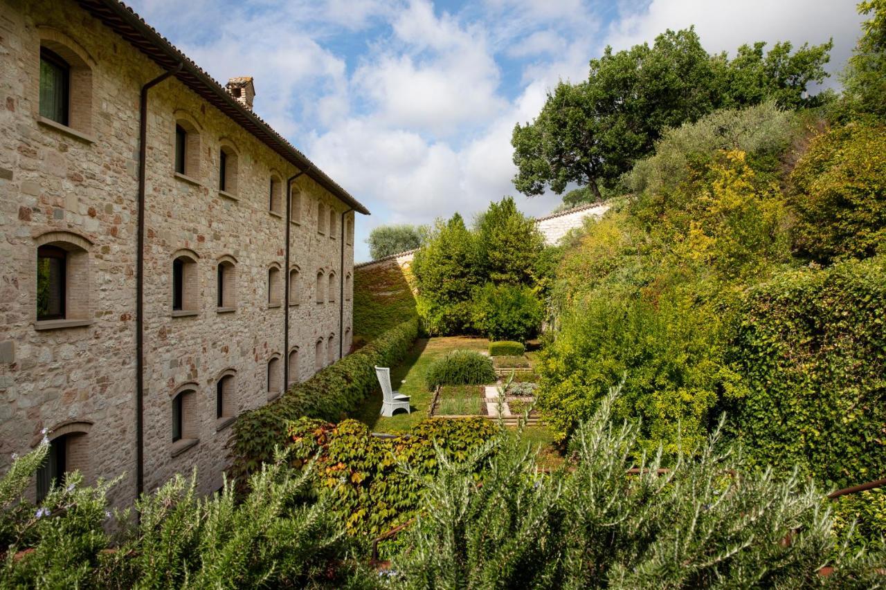 Park Hotel Ai Cappuccini Gubbio Bagian luar foto