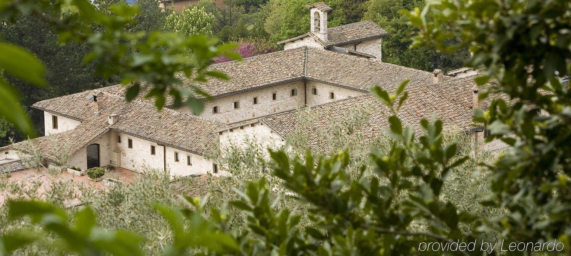 Park Hotel Ai Cappuccini Gubbio Bagian luar foto