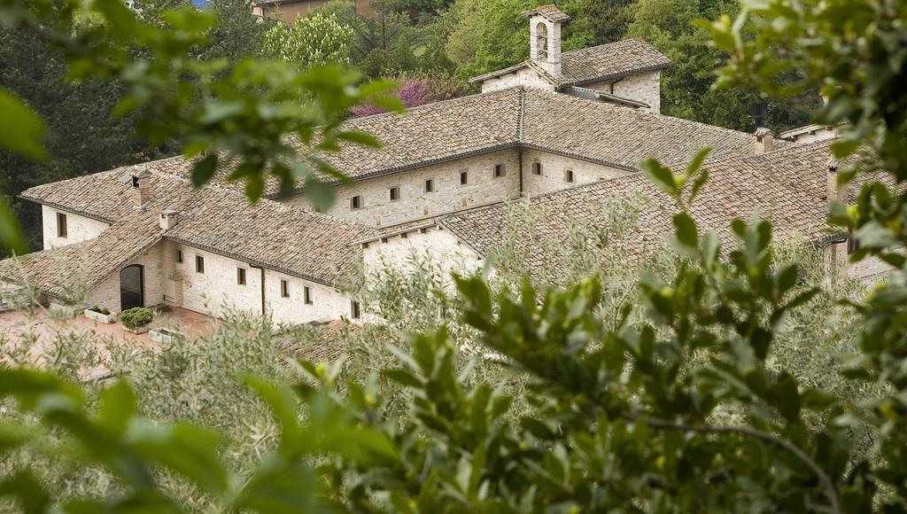 Park Hotel Ai Cappuccini Gubbio Bagian luar foto